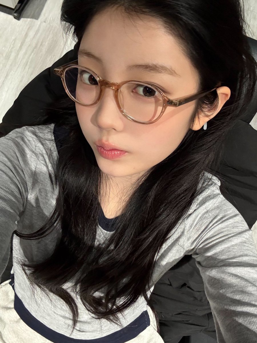 leewontee's tweet photo. boo! 💭‼️ did i surprise you with my zoooooooom-in selca? i wanted to show gllits how much i loove this glasses 👓 and #life_update: my pimple is gone, wonee is free! :P https://t.co/NGmpFgVStD
