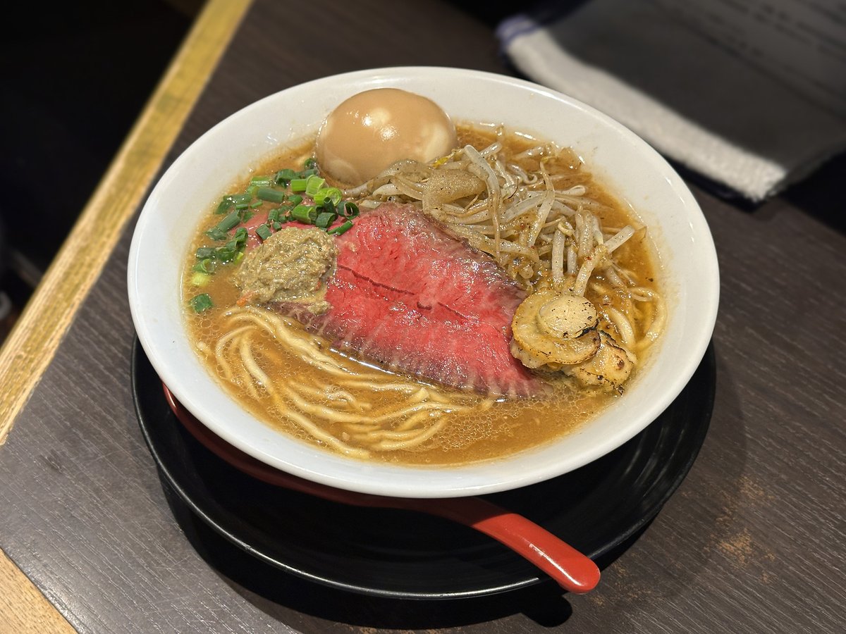 adyyyyyyyyy's tweet photo. 麺処 夏海 @ 赤羽
和牛海鮮出汁味噌中華蕎麦

山手線運転再開したけど
埼京線人身事故で夏海間に合わないから
日曜食べた十四周年イベントの味噌を！

嫌なことがあっても
飛び込まないで埼京線で赤羽行ってみて
こんな美味しいラーメンありますよ🍜✨

#赤羽 #ラーメン https://t.co/8nsre93Drs