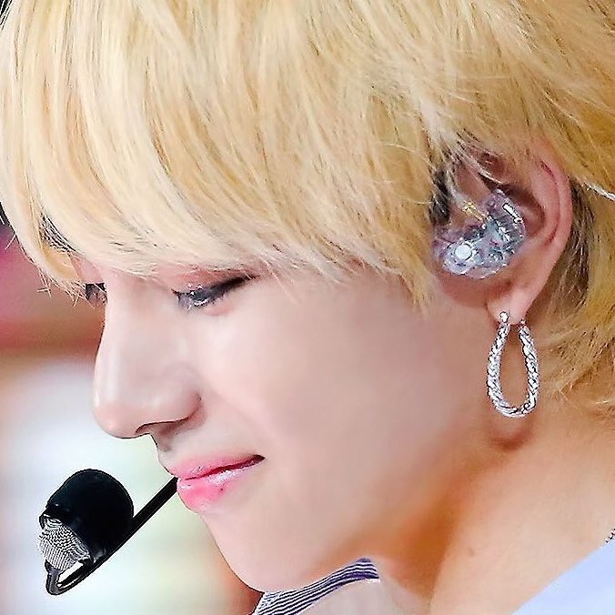 😭😭😭 เหมือนเดิมเปี๊ยบเยยอะ เด้กแก้มโตของหม่าม้า น่ารักมาตั้งแต่ปี 95 จิง ๆ