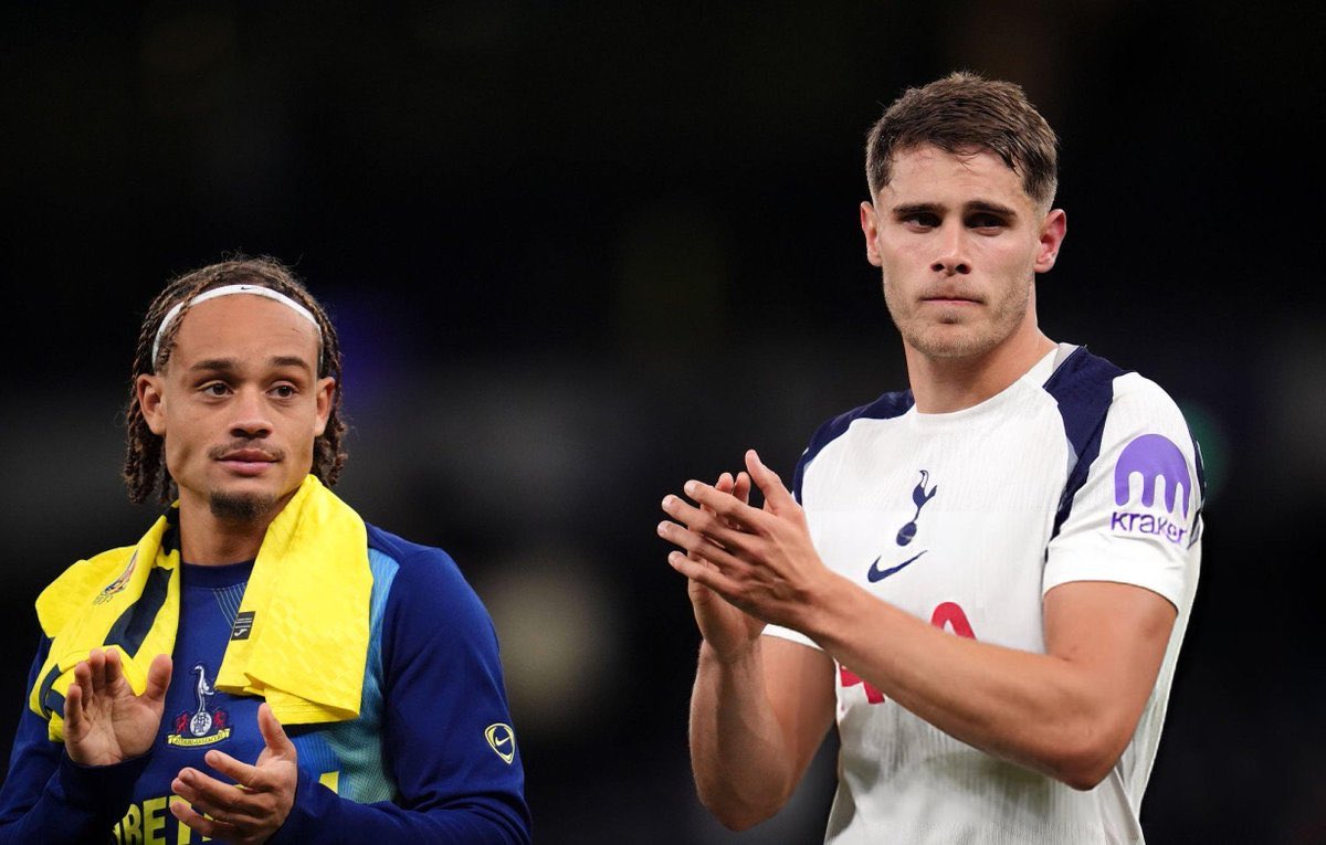simonyemane's tweet photo. Spurs have a huge amount of talent under 25:

VDV, Xavi, Bergvall, Gray, Sarr, Moore, Vušković, Odobert, Tel, Udogie, Spence, Souza, Kinsky, Yang, Takai, Hall, LWB, Abbott, Byfield, Lankshear, Melina, etc.

The foundations for a bright future are in place.

We can’t waste it. https://t.co/bnJliQASWB