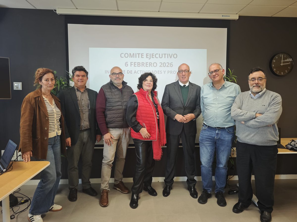 ClusterMMA's tweet photo. ✨ Comité Ejecutivo del CMMA definiendo retos y oportunidades de la Economía Azul en Andalucía.
🤝 Gracias a todos por vuestro compromiso y colaboración.
🌊 Impulsamos una Andalucía que apuesta por el mar como motor de innovación y talento.
#EconomíaAzul #CMMA https://t.co/eq9r1Wv5VF