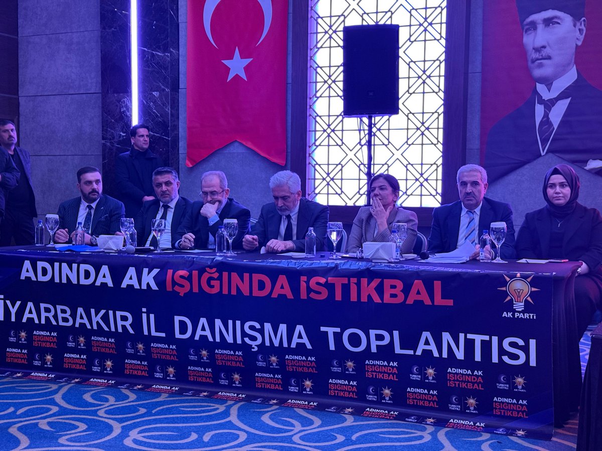 AK Parti Diyarbakır İl Danışma Meclisi toplantımızı; milletimize hizmet yolunda gece gündüz demeden, büyük bir özveri ve fedakârlıkla çalışan il ve ilçe teşkilatlarımızın her kademesinde görev almış dava ve yol arkadaşlarımızın katılımıyla başarıyla gerçekleştirdik.

AK Parti’nin