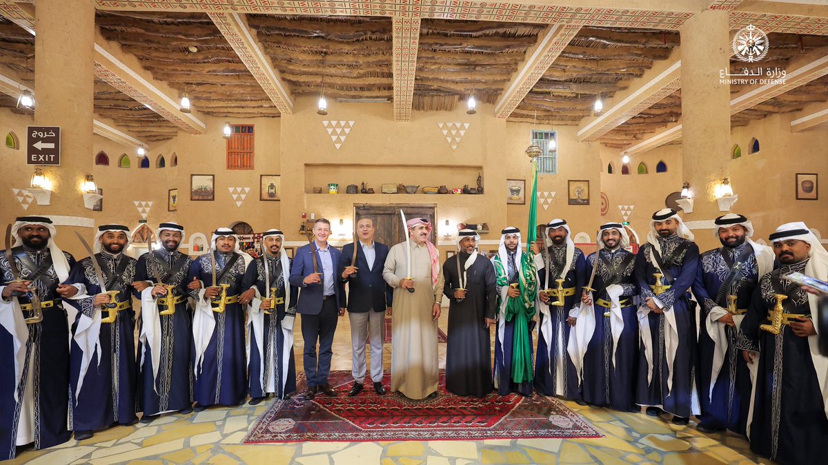 modgovksa's tweet photo. نائب قائد #القوات_الجوية اللواء الطيار الركن طلال الغامدي يشارك، إلى جانب عددٍ من كبار قادة القوات الجوية والمجموعات المشاركة في تمرين #رماح_النصر_2026، في الليلة الثقافية المقامة ضمن فعاليات «اليوم الثقافي» المصاحبة للتمرين. https://t.co/2usG563d5R