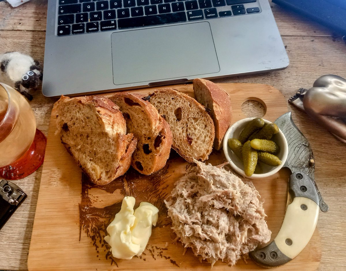 FrancAller_info's tweet image. On the pouce.

#MiamTime 👋
#ChassePartage 
#LesRillettesCestLaVie