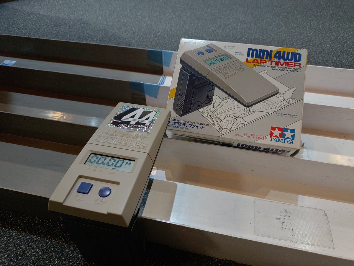 新品のラップタイマーを卸しました。