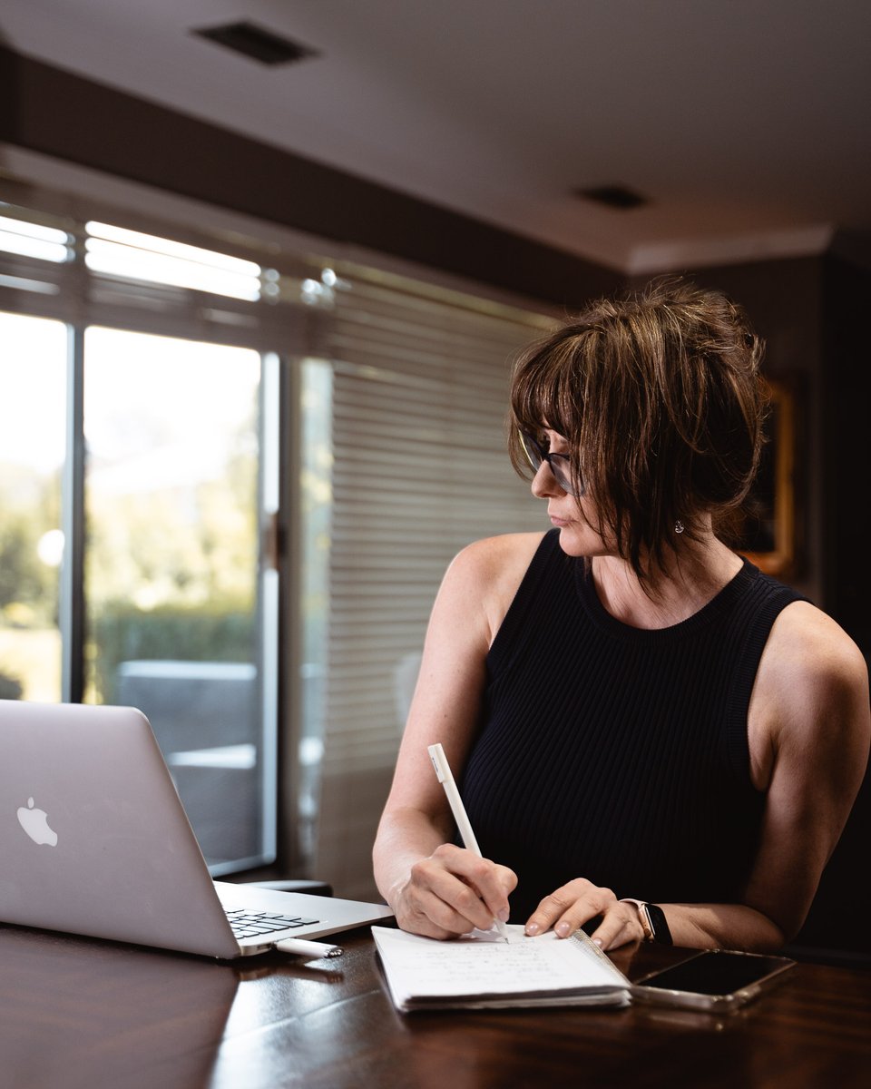 Every week in commercial lending:
Monday: This deal is easy.🏛️
Wednesday: Why is there a second mortgage from 2012?🤔
Friday: Okay… we can still make this work. 😅
This job is part finance, part detective work.🕵️