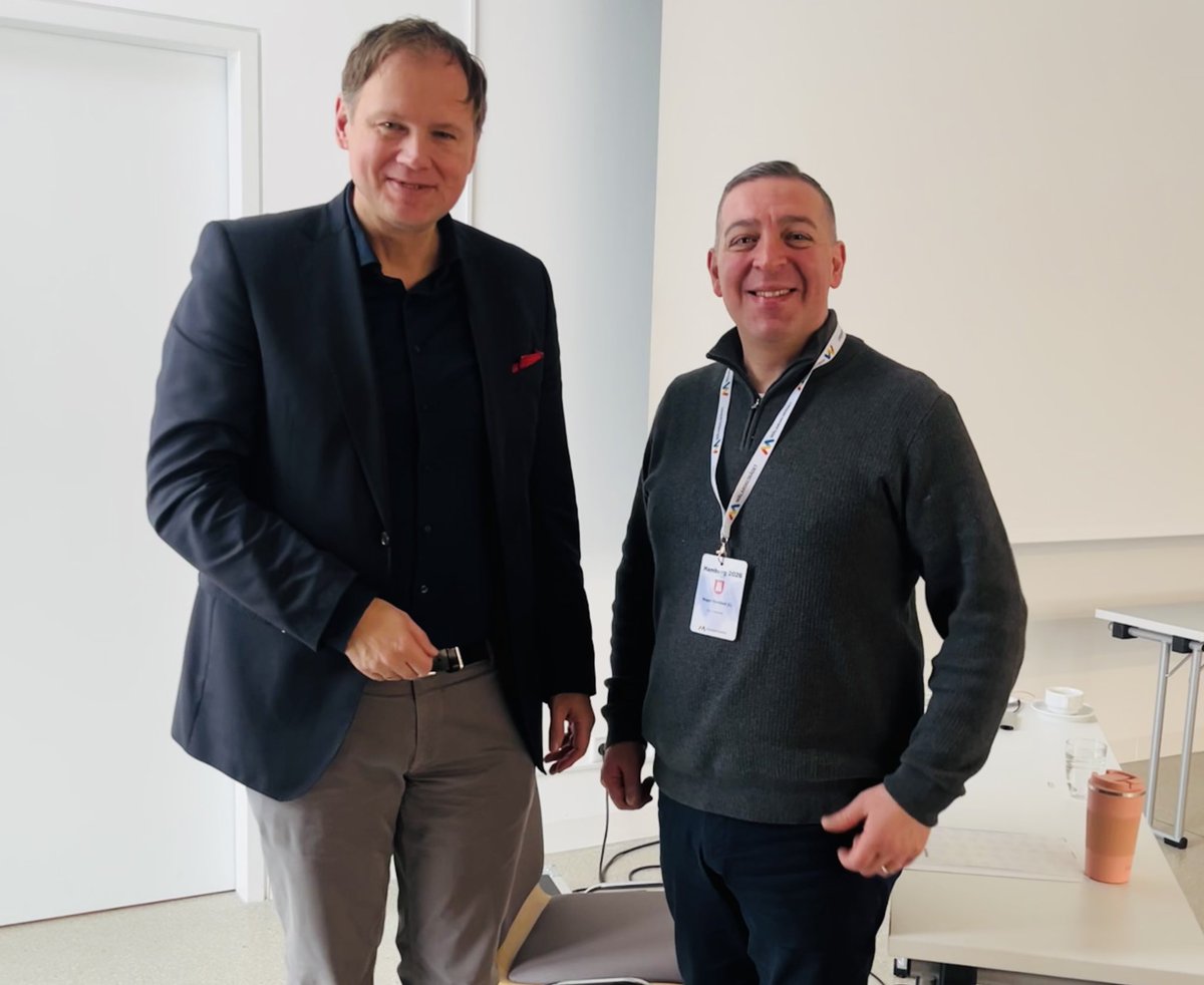 Our delegation visited today <a href="/unihh/">Universität Hamburg</a> in Hamburg to discuss research, innovation and start-ups. Thank you for a very interesting day. Here with President of the University Professor Hauke Hereeken.  🇩🇪🇸🇪