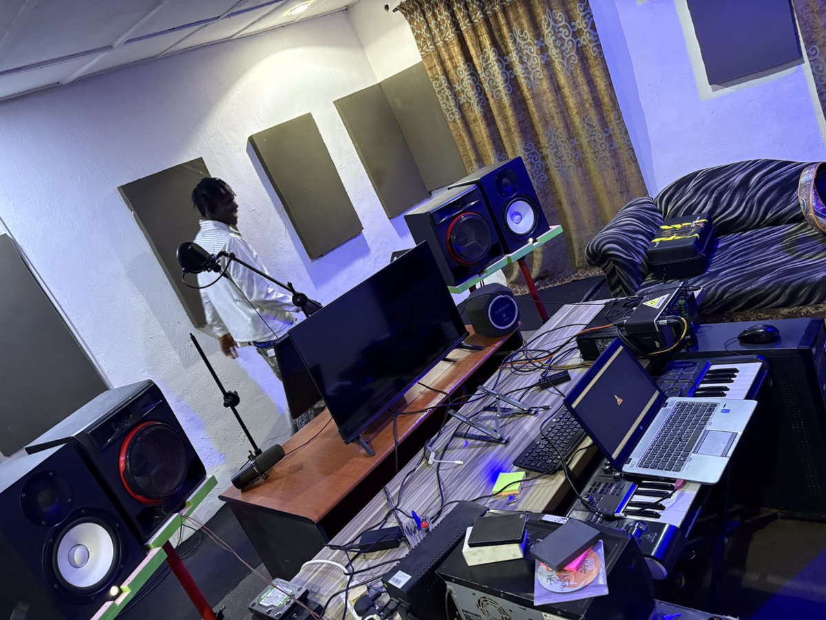DicekidSos's tweet photo. TELL THEM GOD IS KING 👑
New Music Inna Bit✌️
#NGASDEMON #Ngollong https://t.co/JS1lB088j9
