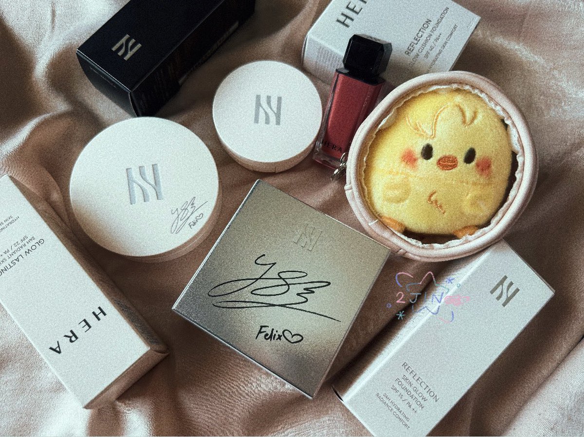 2Jintonic's tweet photo. ซื้อHERA ทุกชิ้นเพราะน้องหลิก💖
#HERABeauty
#HERAxFELIX #FELIX #필릭스
#reflectionskinglowfoundation
#reflectionskinglowcushionfoundation https://t.co/jXqEZ2T74f