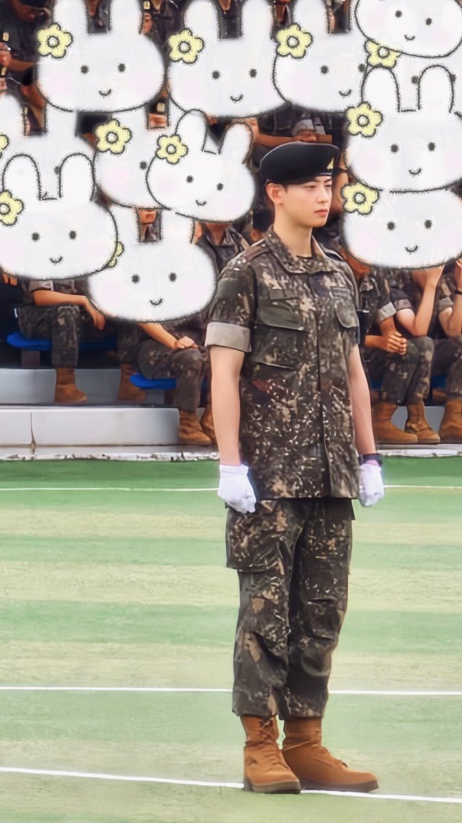 bunnyshakira35's tweet photo. #CHAEUNWOO

บางครั้งมันก็รู้สึกหนักอยู่ในใจเหมือนกัน เวลาที่ต้องเห็นใครสักคนต้องเผชิญกับแรงกดดันมากมายจากสังคม โดยเฉพาะในช่วงเวลาที่ข้อเท็จจริงหลายอย่างยังไม่ได้ถูกอธิบายหรือพิสูจน์อย่างชัดเจน แต่คำตัดสินจากผู้คนกลับเกิดขึ้นอย่างรวดเร็ว รวดเร็วจนบางครั้งมันดูเหมือนว่าไม่มีพื้นที่ให้ความจริงได้ค่อย ๆ ปรากฏเลย

การเฝ้ามองเหตุการณ์แบบนี้จากมุมของคนที่ติดตามและชื่นชมใครสักคน มันทำให้เกิดความรู้สึกที่อธิบายยาก เราอาจไม่ได้รู้จักเขาเป็นการส่วนตัว ไม่ได้อยู่ในชีวิตจริงของเขา แต่ตลอดเวลาที่ผ่านมา เราเห็นความตั้งใจ เห็นความพยายาม และเห็นการเติบโตของเขาผ่านผลงาน ผ่านช่วงเวลาต่าง ๆ ที่เขาเผชิญมา การได้เห็นใครคนหนึ่งทุ่มเทกับสิ่งที่ตัวเองรัก ทำงานหนัก และพยายามยืนหยัดในโลกที่เต็มไปด้วยการแข่งขัน มันทำให้เกิดความรู้สึกผูกพันแบบหนึ่งขึ้นมาโดยไม่รู้ตัว

พอวันหนึ่งคนคนนั้นต้องเผชิญกับกระแสข่าวหรือคำวิจารณ์ด้านลบ มันเลยทำให้รู้สึกเหมือนกำลังเห็นใครสักคนที่เราเคยชื่นชมต้องยืนอยู่ท่ามกลางพายุของคำพูดมากมาย คำพูดบางคำอาจถูกพูดออกมาเพียงเพราะอารมณ์ชั่วขณะ หรือเพียงเพราะข้อมูลที่ยังไม่ครบถ้วน แต่คำพูดเหล่านั้นกลับสามารถกลายเป็นแรงกดดันมหาศาลต่อชีวิตของคนคนหนึ่งได้

บางครั้งก็อดตั้งคำถามไม่ได้ว่าทำไมสังคมถึงตัดสินกันเร็วขนาดนี้ ทำไมหลายคนถึงพร้อมจะเชื่อสิ่งที่ได้ยินหรืออ่านโดยที่ยังไม่รอให้เรื่องราวทั้งหมดถูกอธิบายอย่างเป็นธรรม โลกออนไลน์เปิดโอกาสให้ทุกคนมีสิทธิแสดงความคิดเห็นก็จริง แต่ในขณะเดียวกัน เสียงเหล่านั้นก็อาจกลายเป็นแรงกระแทกที่หนักหนามากกว่าที่ใครจะคาดคิด

ยิ่งเมื่อคนคนนั้นเป็นบุคคลสาธารณะ ความกดดันก็ดูเหมือนจะเพิ่มขึ้นเป็นเท่าตัว ผู้คนมักคาดหวังให้เขาต้องเข้มแข็ง ต้องสมบูรณ์แบบ และต้องรับมือกับทุกอย่างได้เสมอ แต่ความจริงแล้ว ไม่ว่าเขาจะเป็นใคร เขาก็ยังเป็นมนุษย์คนหนึ่งที่มีความรู้สึก มีความเหนื่อย มีช่วงเวลาที่อ่อนแอ และมีวันที่อยากจะพักเหมือนกับทุกคน

การได้เห็นใครสักคนต้องแบกรับความคาดหวังของผู้คนจำนวนมาก พร้อมกับต้องเผชิญกับคำวิจารณ์ที่บางครั้งรุนแรงเกินไป มันทำให้รู้สึกเจ็บปวดแทนอย่างบอกไม่ถูก แม้จะรู้ดีว่าตัวเองเป็นเพียงคนหนึ่งที่เฝ้ามองอยู่ห่าง ๆ ไม่สามารถช่วยอะไรได้มากไปกว่าการส่งกำลังใจอยู่เงียบ ๆ ก็ตาม

บางครั้งก็อยากให้โลกใจเย็นลงอีกนิด อยากให้ผู้คนให้เวลากับความจริงมากกว่าความรู้สึกชั่ววูบ อยากให้ทุกคนลองมองอีกมุมหนึ่งว่าเบื้องหลังของข่าวหรือกระแสต่าง ๆ นั้น อาจมีเรื่องราวที่ซับซ้อนกว่าที่เราเห็นเสมอ และการรอคอยข้อเท็จจริงไม่ได้หมายความว่าเรากำลังปกป้องใครแบบไร้เหตุผล แต่มันคือการให้ความยุติธรรมกับทุกฝ่าย

ในฐานะคนที่เฝ้ามองอยู่ตรงนี้ สิ่งที่ทำได้คงมีเพียงการหวังว่าเขาจะเข้มแข็งพอที่จะผ่านช่วงเวลานี้ไปได้ หวังว่าเขาจะยังคงรักษาความเชื่อมั่นในตัวเองไว้ได้ แม้โลกภายนอกจะเต็มไปด้วยเสียงวิจารณ์มากมาย และหวังว่าวันหนึ่ง ความจริงจะปรากฏอย่างชัดเจน พร้อมกับความเข้าใจที่มากขึ้นจากผู้คน

บางครั้งกำลังใจอาจไม่ได้ดังหรือยิ่งใหญ่ แต่กำลังใจเล็ก ๆ จากใครหลายคนที่ยังคงเชื่อมั่น ยังเลือกที่จะรอ ยังเลือกที่จะไม่ตัดสินก่อนเวลา อาจกลายเป็นพลังที่ช่วยให้ใครสักคนยืนหยัดต่อไปได้

สุดท้ายแล้ว สิ่งที่อยากเห็นมากที่สุดไม่ใช่แค่การที่ใครคนหนึ่งผ่านพ้นปัญหาไปได้ แต่คือการที่สังคมได้เรียนรู้ที่จะมองกันด้วยความเข้าใจ ให้พื้นที่กับความยุติธรรม และตระหนักว่าคำพูดของเราทุกคำ อาจมีผลต่อชีวิตของใครบางคนมากกว่าที่เราคิดเสมอ