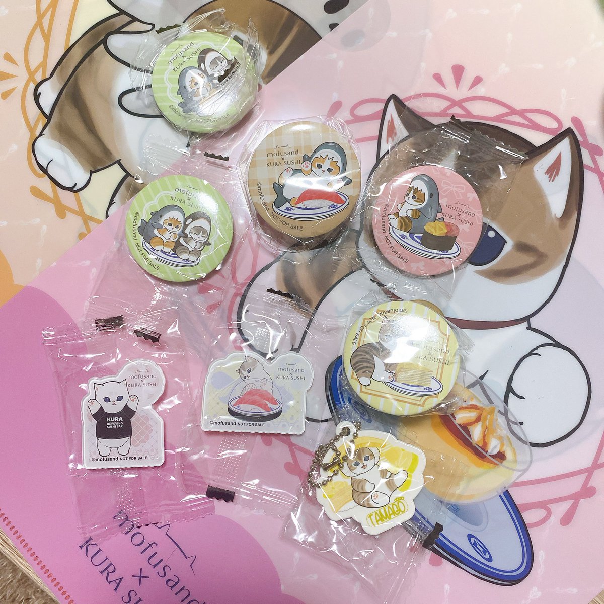 wis_eria's tweet photo. #mofusandくら寿司コラボ
今日からスタート🐱席予約して仕事早く終わらせてダッシュしました！
びっくらポンはもちろん課金笑
コラボメニュー美味しかった❤️
クリアファイルも全種類ゲットできたし
欲しかったアクリルステッカーもラバーストラップも缶バッチも出て大満足です🤭
コンプめざします！ https://t.co/PTxx87Fy3v