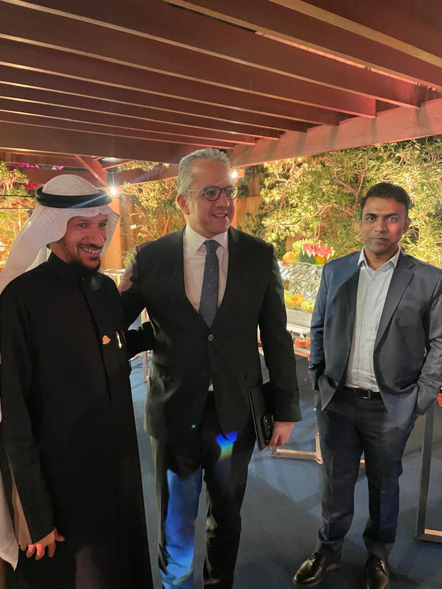 منصور المنصور. tweet media