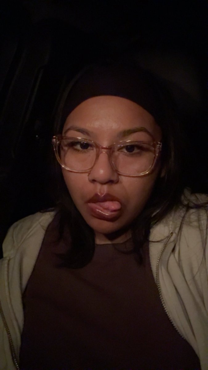 groovybloo's tweet photo. in luv with me <3 https://t.co/Lf8PztmheQ