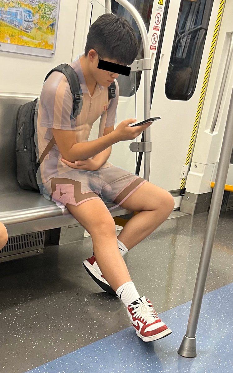 白龙一键脱衣一键去衣一键换脸 tweet media