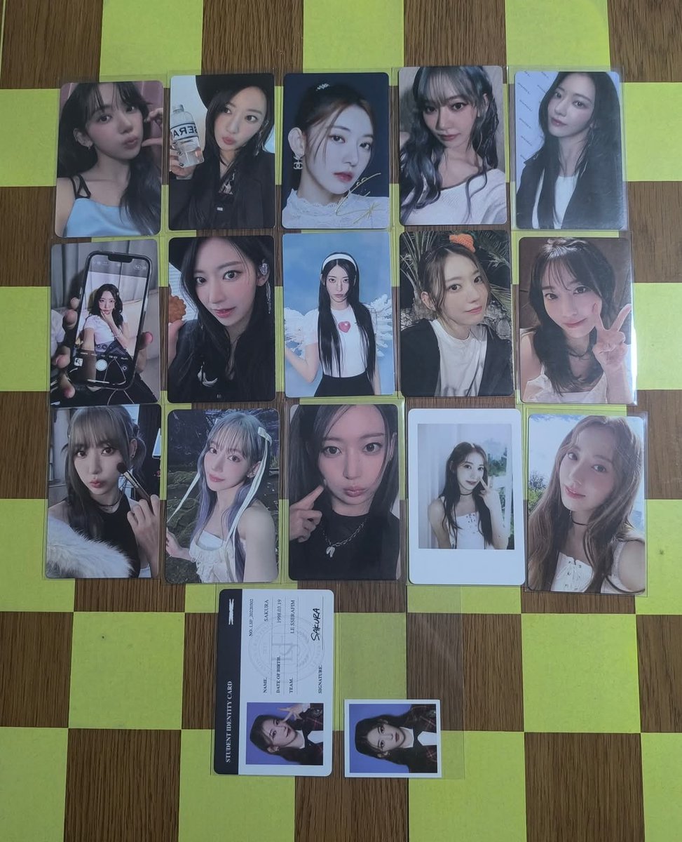 fffearnot_'s tweet photo. wts lfb le sserafim photocard 

5k set 

x sensitive and impatient buyers
2 weeks dop with 30% dp 
gcash, maya
jnt (taguig) 

reply / dm to claim https://t.co/TgpOq4Mppw