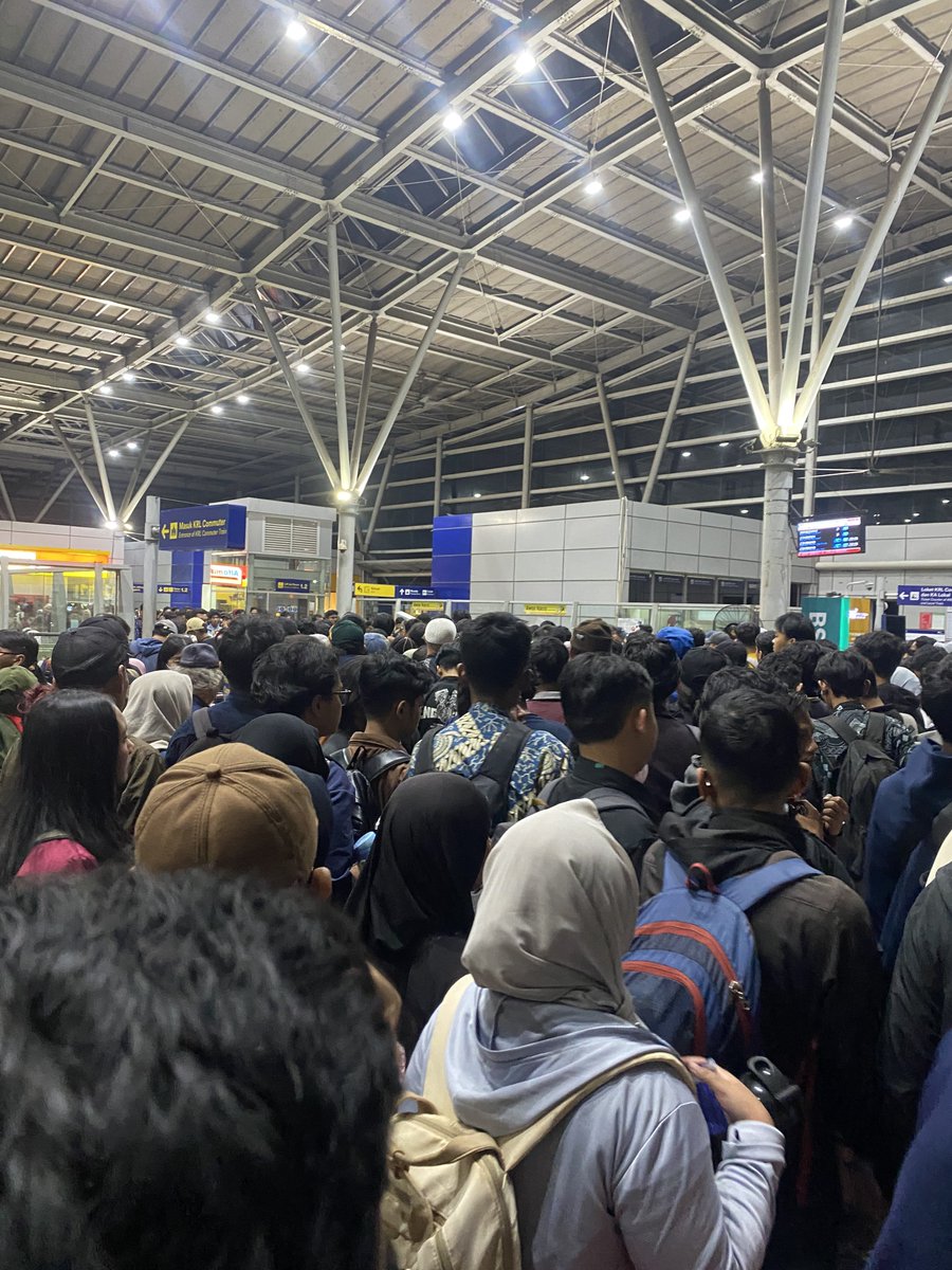 pelangi pelangi tweet media