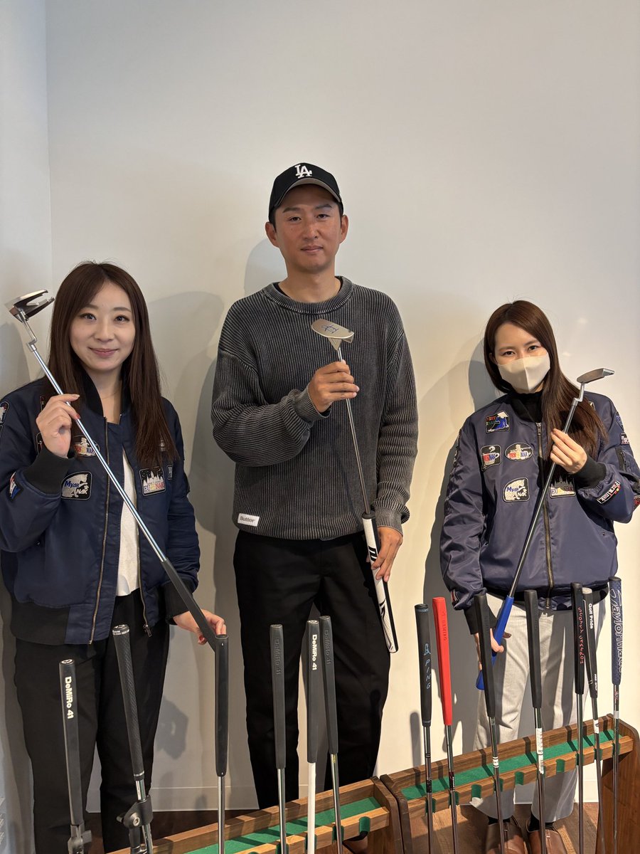 ZIP_DIRECT's tweet image. /／
2月の期間限定コーナー
#ゴムノイナキ DIRECT&amp;amp;GOLF⛳️
\＼

【ゴムノイナキ 経営企画本部】
藤原沙織さん、柳原紗衣さんに
パターを制作していただきます🏌️‍♂️

今のパターは身長に合っていないので
次週からはJUNに合う #パター を計測🔥

今使っているパター⬇️

#だいれくと #demiro #ゴルフ #zipfm