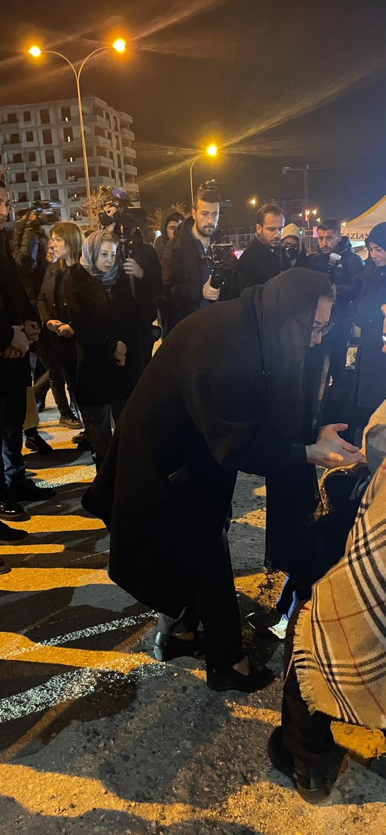 6 Şubat depremlerinde yıkılan Mehmet Polat Sitesi önünde, depremin yaşandığı saat 04.17’de, deprem şehitlerimizi saygı duruşu ve Kur’an-ı Kerim tilavetiyle rahmetle andık.

Programa;
AK Parti Gaziantep İl Başkanımız <a href="/fmfedaioglu/">Fatih Muhaddis FEDAİOĞLU</a> ve il yönetim kurulu üyeleri <a href="/Kemalozufacik/">Kemal Özufacık</a>