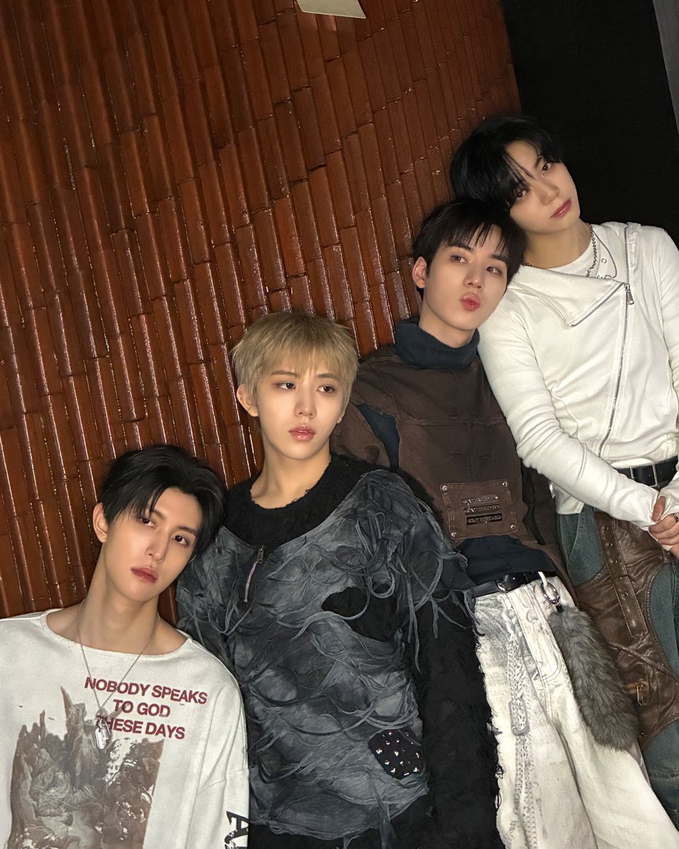 [📷]
#오늘의턴_260206

(っ⸝⸝･-･)⊃♡ 터닝을 향한 사랑은
끝없이 넘치고 넘치지 💗

#8TURN #에잇턴 #エイトターン
#BRUISE #8TURN_BRUISE