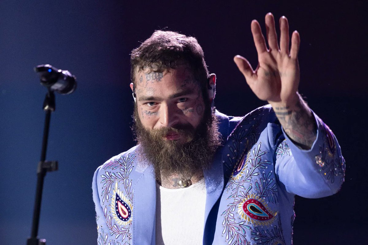 Top artists with the most songs over 3 BILLION streams of Spotify:

1. Bruno Mars [5]
2. Ed Sheeran [4]
3. The Weeknd, Post Malone, Coldplay [3]
4. Drake, Justin Bieber, Billie Eilish, Lady Gaga [2]