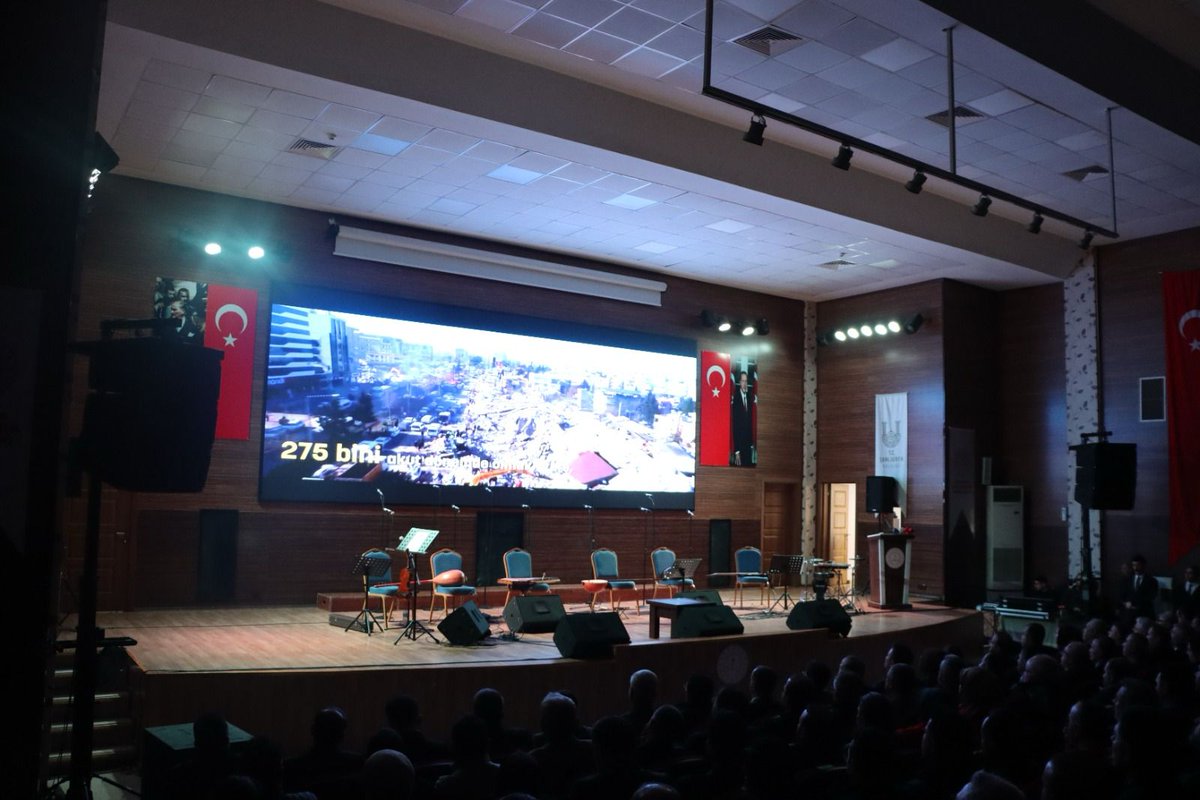 6 Şubat’ı Unutmadık, Unutmayacağız!

İl Milli Eğitim Müdürlüğü tarafından düzenlenen 6 Şubat Depremi Anma Programına, Şanlıurfa Büyükşehir Belediye Başkanvekilimiz Ahmet Aksoy, il protokolüyle birlikte katılım sağladı.

Depremde hayatını kaybeden vatandaşlarımız rahmetle