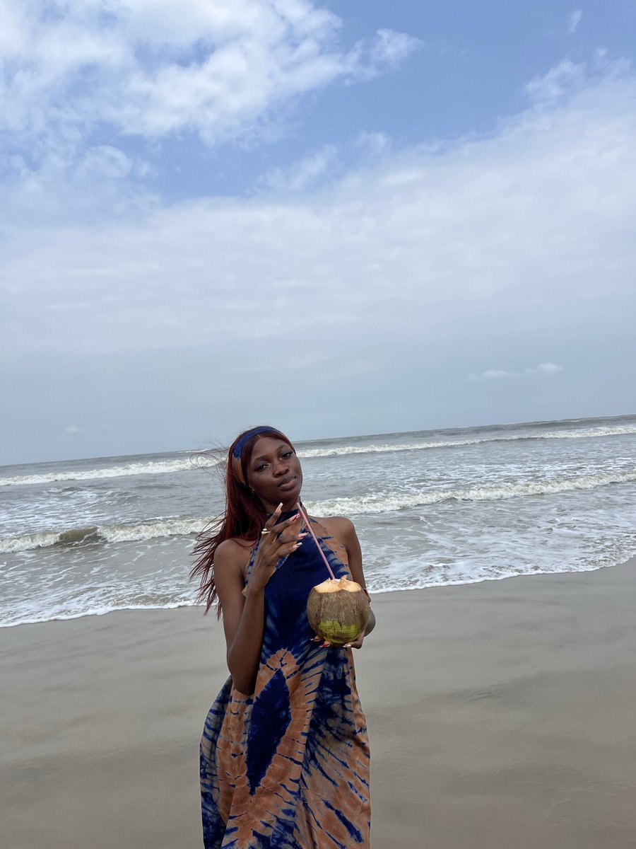 AbleEsuthefirst's tweet image. Day 2 of posting myself till i get to 1k followers 🥹🥹