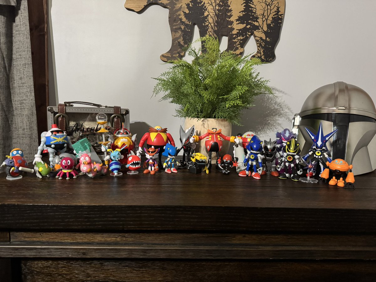 DorksAssemble's tweet photo. @sonic_hedgehog Here is some of mine!! May I introduce my Avatar, Slash the Wolf. https://t.co/TX1JBAm1Pr