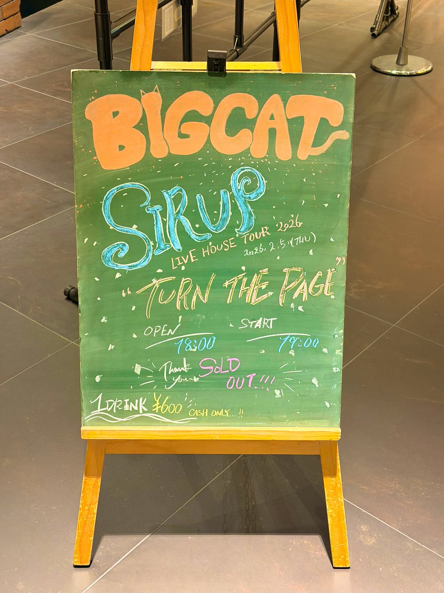 Margalich's tweet photo. 2/5 心斎橋BIGCAT
SIRUP "TURN THE PAGE"

TTPツアー初日が今年初ライブ
整番よくてかなり前で見れたんだけど近すぎてこっちが変な汗かいた笑
相変わらず歌上手いしMC面白いしOWARI DIARY以外の懐かしい曲もセトリ含まれててめっっちゃ楽しかった✨
今回10公演申し込んでるから楽しみ🕺🏿
#SIRUP https://t.co/XOQ29hsLKK