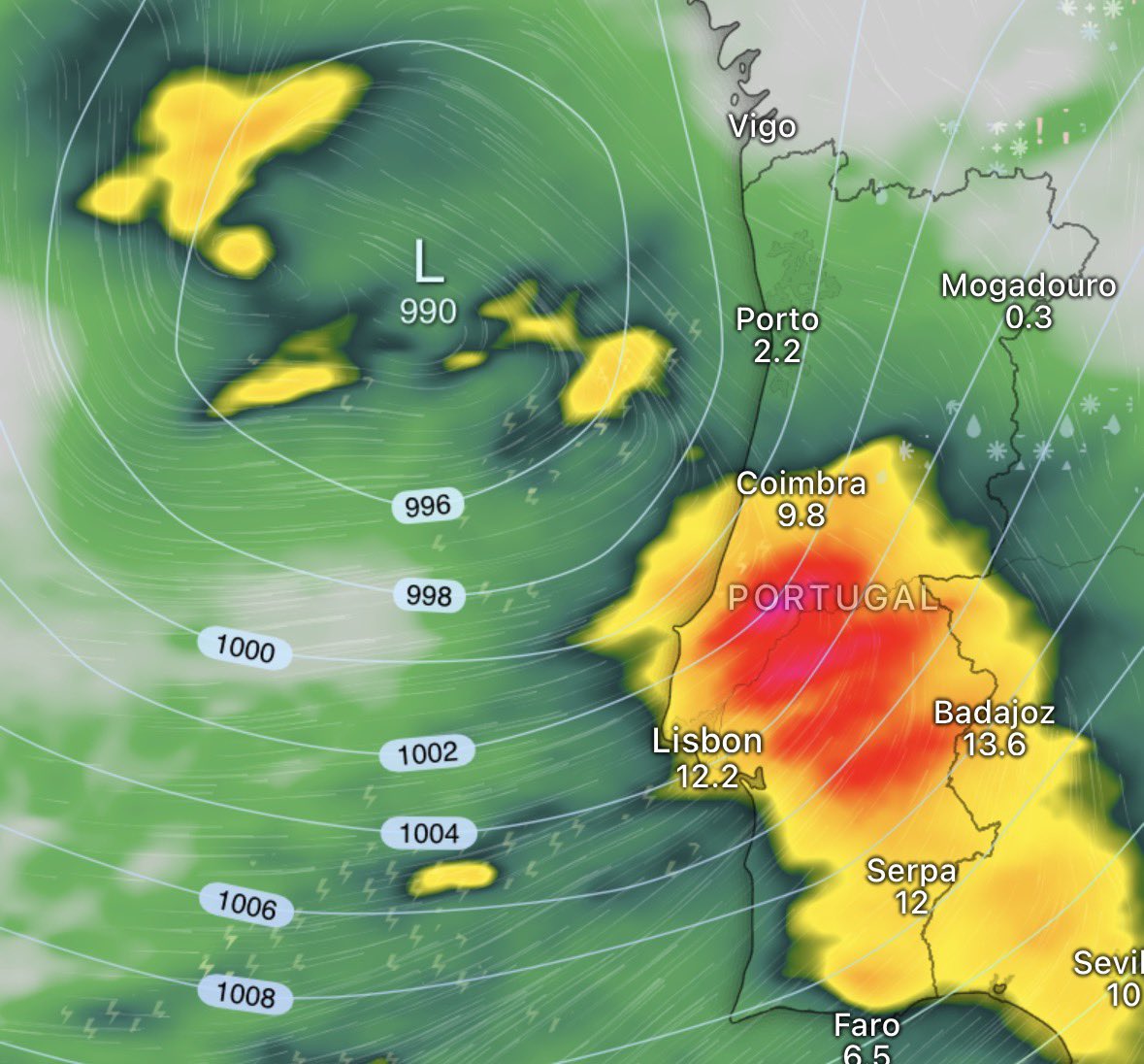 WXWatcher07's tweet image. ⚠️ ATTENTION: Do not underestimate Storm #Marta!

The Portuguese people are not being sufficiently warned about what’s coming. Recent model guidance has been adjusting to newer data and I expect Marta to continue intensifying up until landfall tomorrow. 

NOTE: I don’t expect…