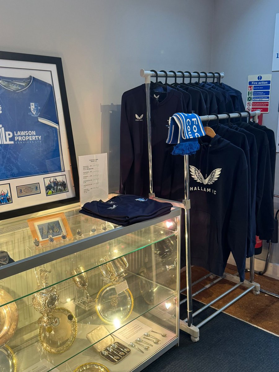 We’re all set up for another merchandise evening, with the bar also open to all and especially our Flemish Countrymen who shouldn’t be far away! 

Open from 4pm today! 👕🍻 

#HallamFC