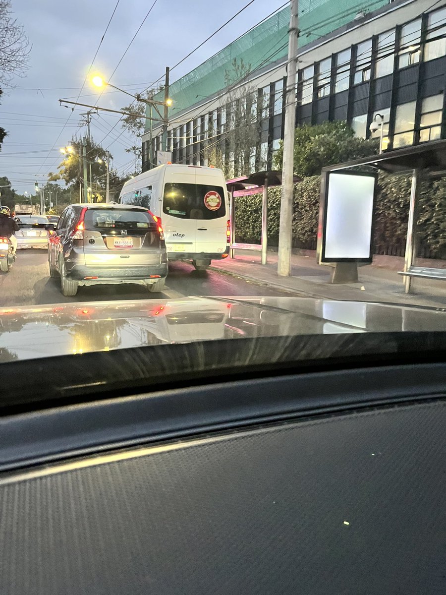 saeb78's tweet photo. @SSC_CDMX todas las mañanas (7am -7:15) este vehículo estorbando un carril en la avenida Miguel Ángel de Quevedo casi cruce con universidad, una patrulla en la misma glorieta sin hacer nada https://t.co/lqdWMJY9z8