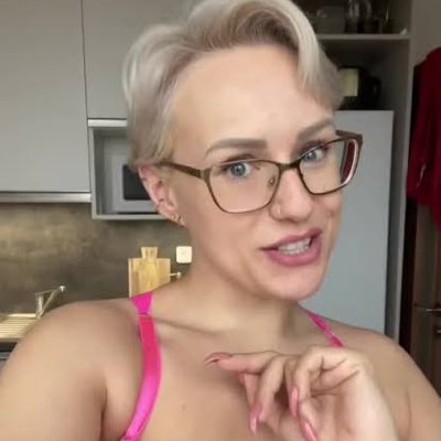 Anna warnke tweet media