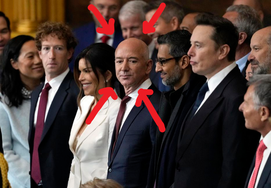 gusgomezgermano's tweet photo. 🚨 El brutal recorte de periodistas (300 de 800) que hace Jeff Bezos de @amazon en el #washingtonpost no es por problemas de dinero. Es otro síntoma de que las grandes corporaciones tecnológicas forman parte del poder global (de derecha) y ya no lo ocultan.
#SaveThePost https://t.co/d8P9fnO0s2
