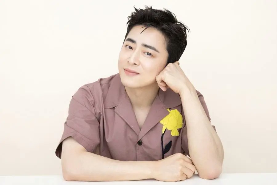 revistakoreain's tweet photo. #JoJungSuk está em negociações para estrelar o papel principal no novo drama #PaperMan.
O k-drama segue um homem daltônico que se envolve com dinheiro falso.
cr: Soompi https://t.co/9rPJWHiTRZ