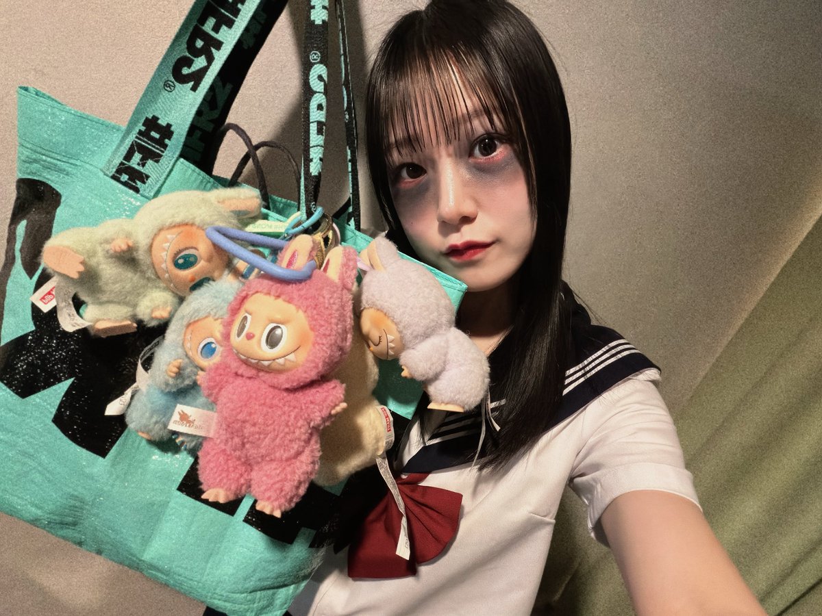 3日目！本日は2公演でした！
ご来場頂いた皆さま、ありがとうございました！
今日はらぶぶちゃんと📸

明日も2公演！13:00-と18:00-になります👹
天気悪そうなのでお気をつけてお越しください⛄️

#鬼は妖怪