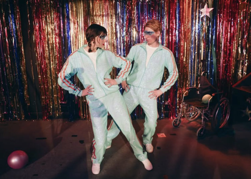 Isabel loves Tay tweet media