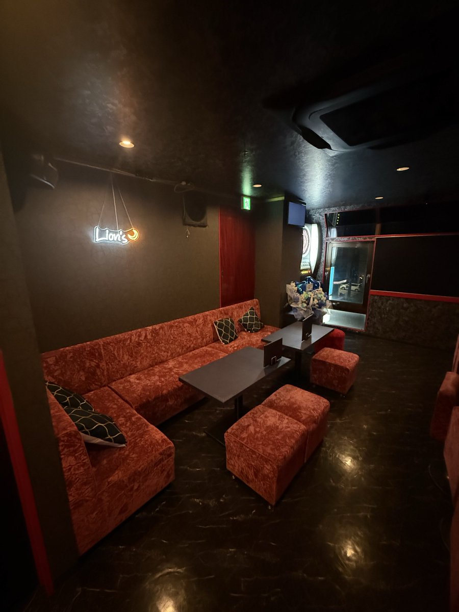 Lions_mizuho's tweet photo. 名古屋市瑞穂区に新たに
カラオケ＆ダーツバーをOPEN🥀
広い店内と音質に特化したカラオケ🎤
1PLAY ¥100のダーツ🎯

Lion's

お店の詳しい情報はDMにてお伺いします🍀*゜ https://t.co/47ZM0eZfE3