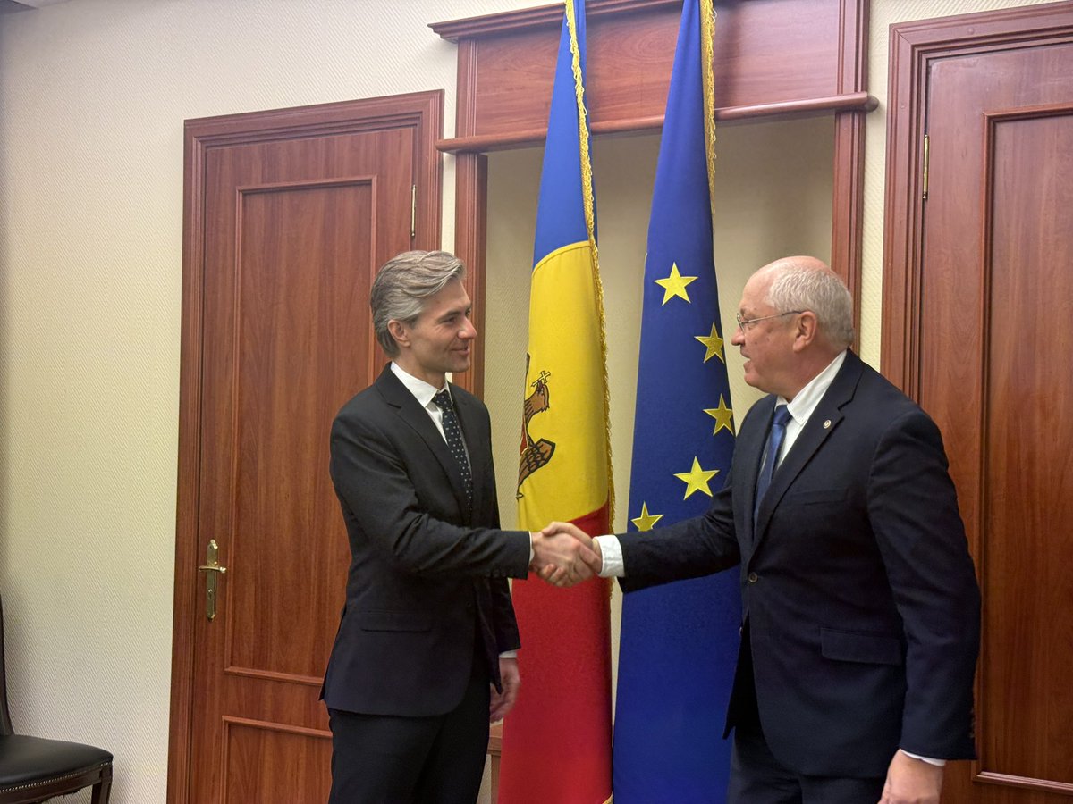 BudrysKestutis's tweet image. 🇱🇹🇲🇩Had a meeting with 🇲🇩 Prime Minister Alexandru Munteanu and Deputy Prime Minister for #European Integration Cristina Gherasimova to discuss Lithuania’s support for #Moldova’s #EU membership aspirations.

We must seize the momentum and the current window of opportunity to