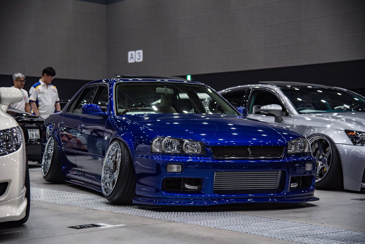 #あなたの愛車は何色の何

ダイハツ ディープブルークリスタルマイカ
タントとかキャストとかムーヴの青
昼と夜、外と室内、光の当たり方でいろんな色味になるこの色がお気に入りです💙