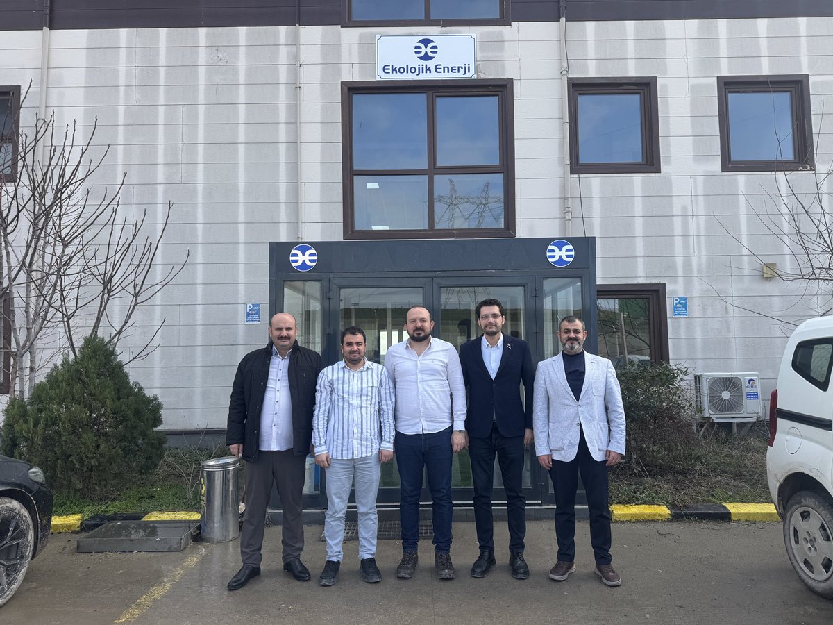 Sektör Kurulu Komisyonu Başkanımız Burak Gül, Enerji ve Çevre Sektör Kurulu Üyemiz Hakan Başalan ve Metal Maden Sektör Kurulu Üyesi İzzet Şahin  Ekolojik Enerji Fabrika Müdürü Murat Tosun’u işyerinde ziyaret ederek, sektörel konularda istişarelerde bulunuldu.