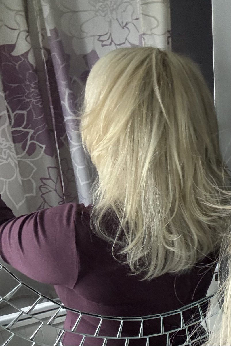 clumsyoaf33's tweet image. Had the shag cut done 
(Dragged through the bush look) 💇🏼‍♀️