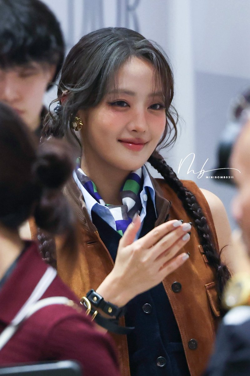 260206 민니 ❤️❤️❤️

🫶🏻🫶🏻🫶🏻

#민니 #아이들 #Minnie  #Idle  #มินนี่ #ミンニ