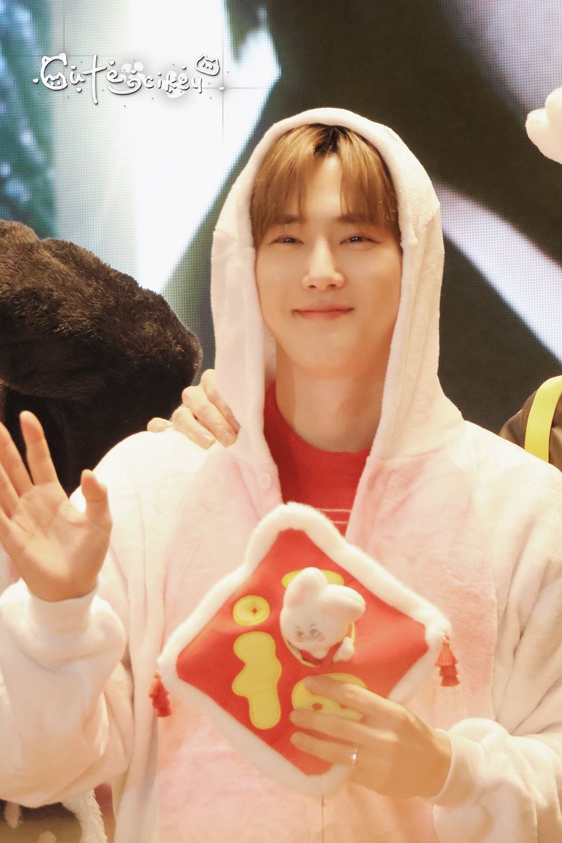 [HQ] 260206 #SUHO @ EXO [REVERXE] Xiaomang Offline Fansign Event in Shanghai
cr. cikeylovecotton

#EXO_REVERXE 
#EXO #엑소 <a href="/weareoneEXO/">EXO</a>