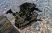 pascalbtr's tweet photo. Les forces parachutistes 🇫🇷 ont qualifié le SPECTRE, 2 roues électrique de la société Etendard, au Saut Opérationnel à Très Grande Hauteur (SOTGH); en conditionnement replié 🪂 ! ! 👍
@11eBP @Stat_20e_ra 😉
📷LinkedIn Etendard https://t.co/bLdweO1dnq