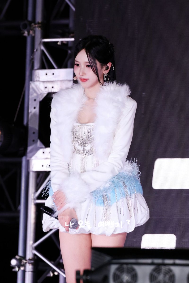 love me now! tweet media