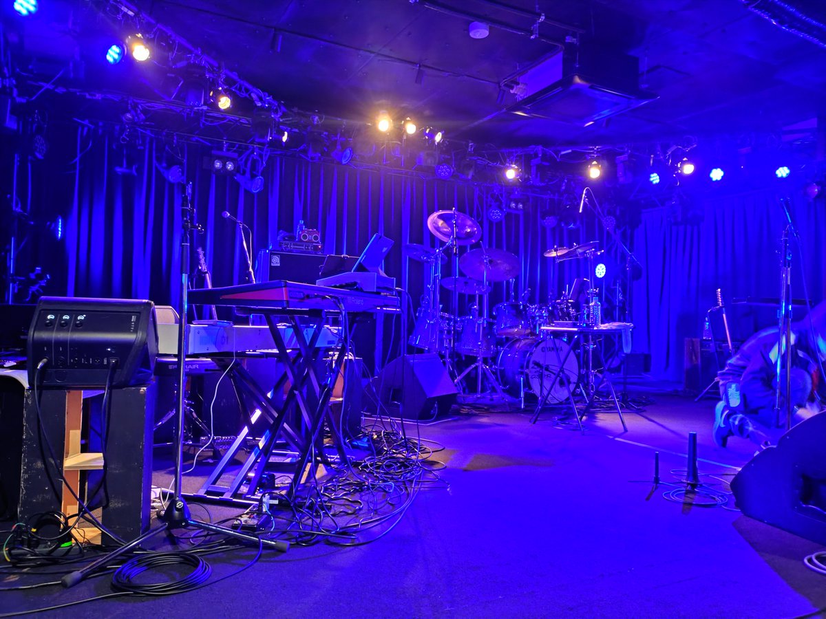 寺地美穂🎷URBAN MIRAGE” Release Live Tour 2026 名古屋・JAMMIN 
急遽🚄ツアー2日目に参戦しました〜🙌🙌昨年リリースから3ヶ月聴き込んだ楽曲🎷生演奏に感涙💦最高でした🔥👏👏👏帰りの🚄も🎧️ヘビロテ😆
Sax 寺地美穂
Key 安部潤
Gt 北川翔也
Dr 今井義頼
Ba 須藤満