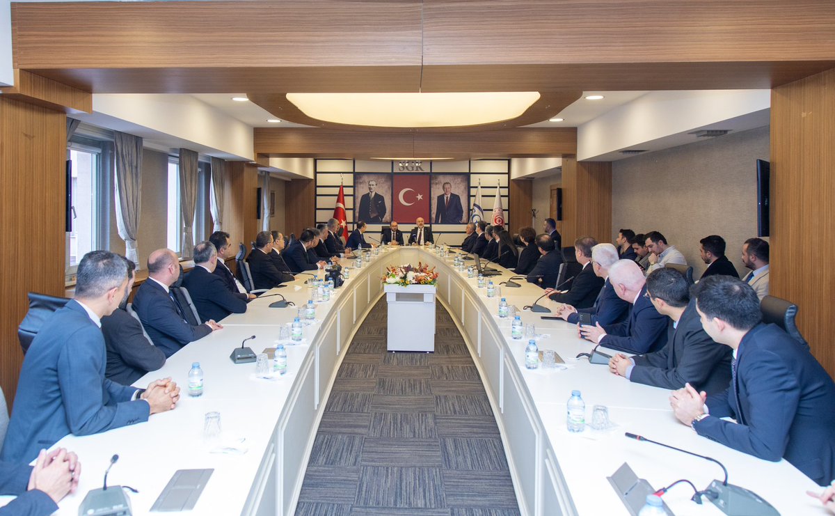 Sosyal Güvenlik Kurumu Başkanlığı Devir Teslim Töreni gerçekleşti.

Kurum Başkanımız Sayın Dr. Raci Kaya, görevini Sayın Yunus Elitaş’a devretti.

Görev süresi boyunca Kurumumuza sunduğu hizmetler dolayısıyla Sayın Dr. Raci Kaya’ya teşekkür ediyor, görevi devralan Sayın Yunus