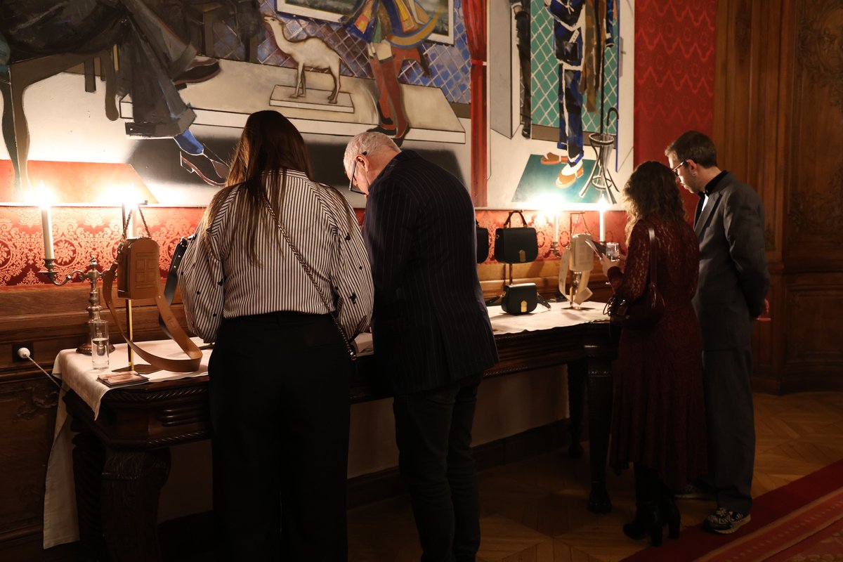 Irish Embassy Paris tweet media