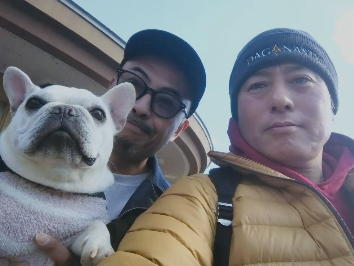 オレとつっつんさんと我が家の愛ブヒ。(pic:ZZN) [K]