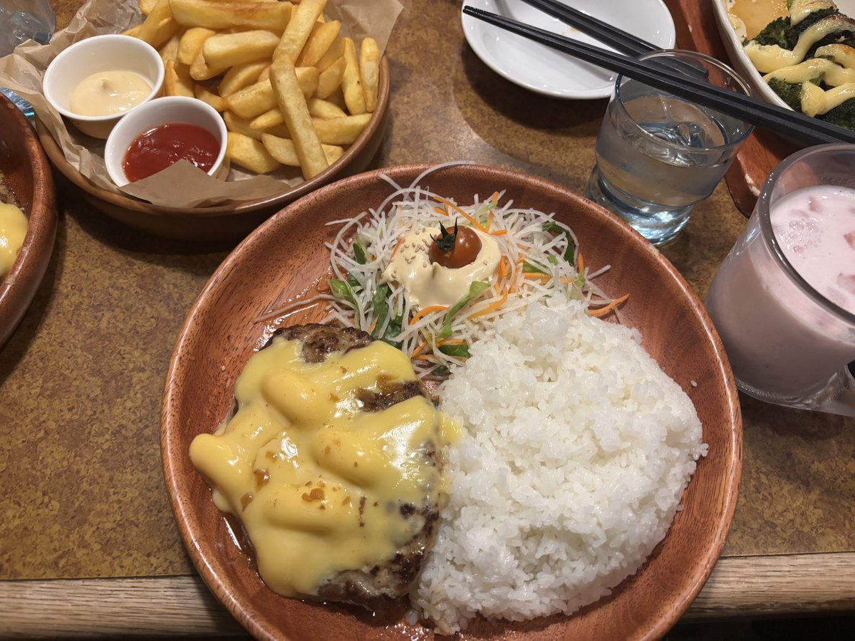 友達と家族で食べに行った👍